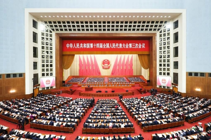 政府工作报告极简版来了！只有800字 